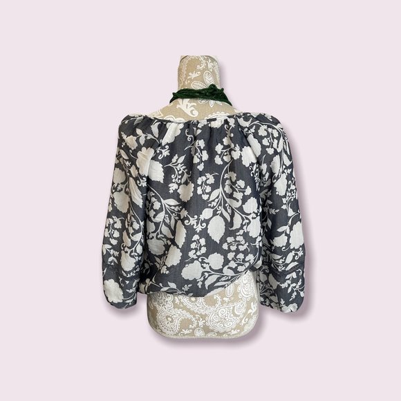 Como Blu women’s soft and light blue and white top size medium. - Picture 6 of 8